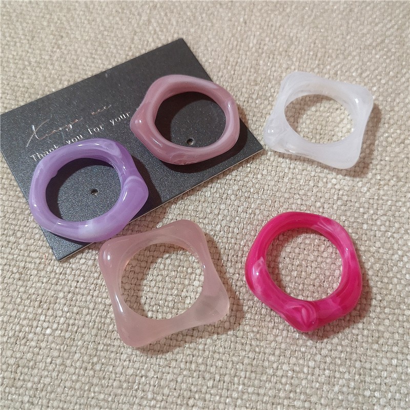 5-Piece Retro Resin Material Multi-color Ring Set Fashionable Elegant (WHITE)